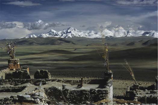  	Porong landscape with Mount Shishapangma seen from Palmo Choding Monastery 